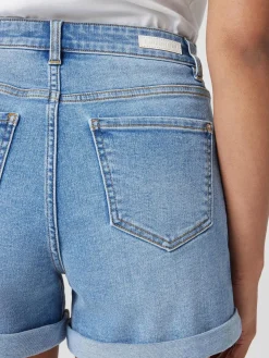 Alexa Boyfriend Short