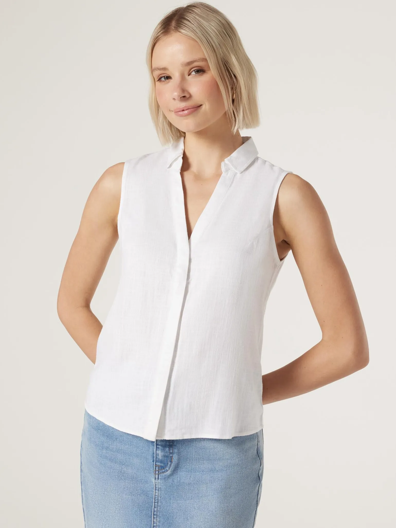 Jonti Sleeveless Shirt