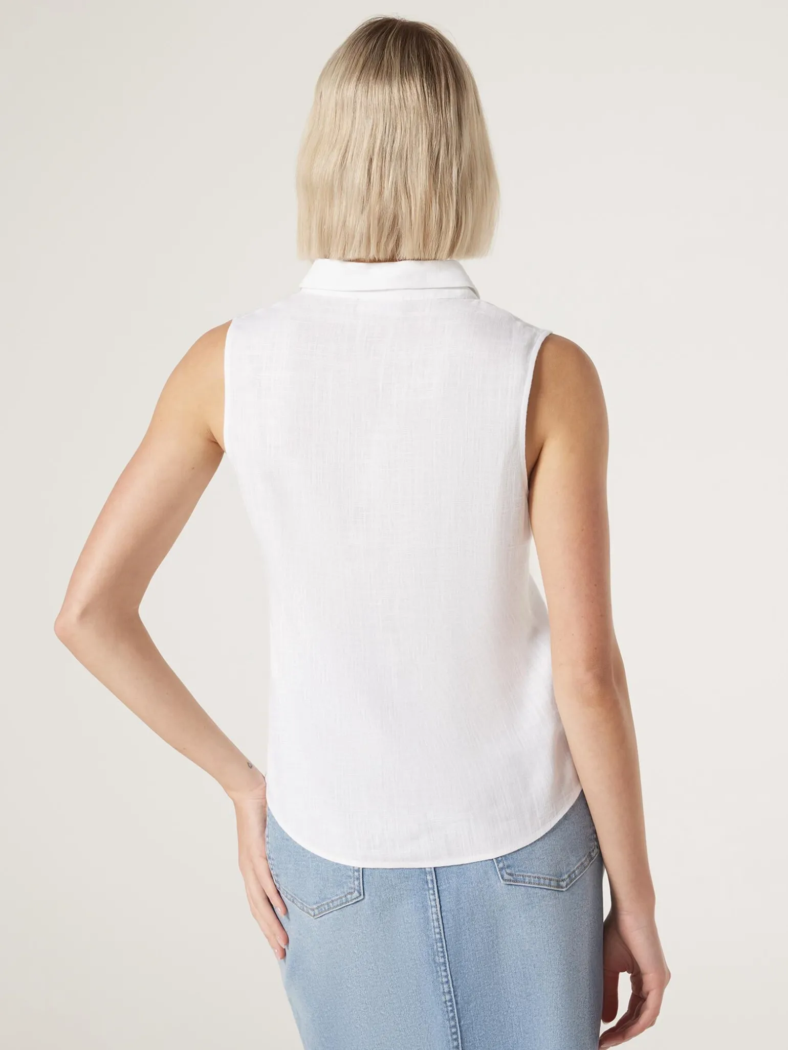 Jonti Sleeveless Shirt