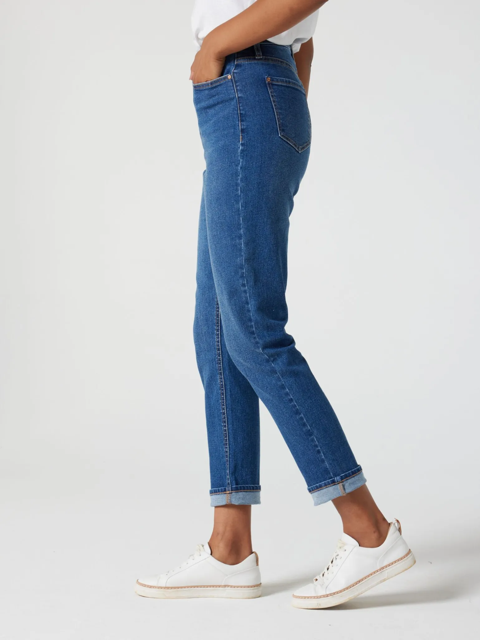 Tapered Jeans