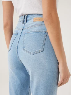 Tapered Jeans