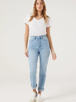 Tapered Jeans
