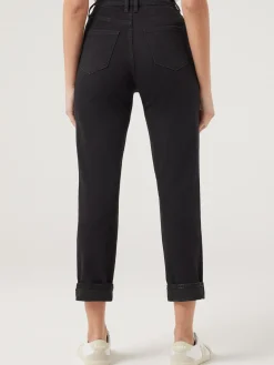 Tapered Jeans